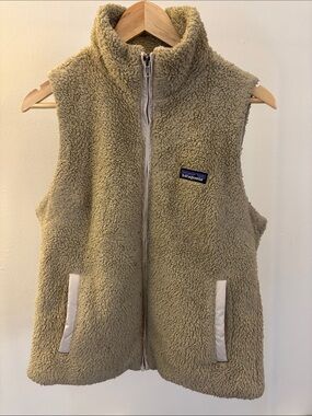 Patagonia Sherpa Fleece Vest in Beige